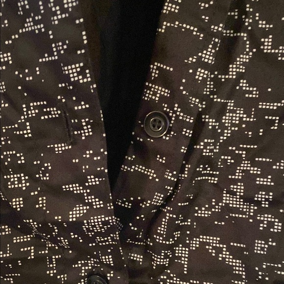 Black and White Patterned blouse - Picture 5 of 6